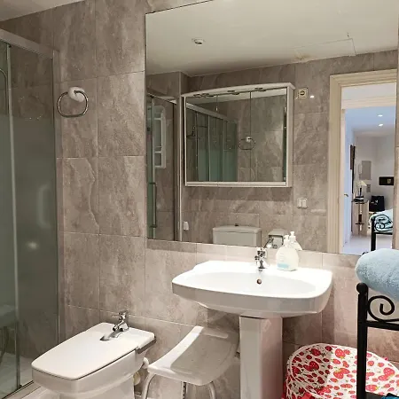 Fantastic 2 Bedrooms With Sea View Apartment *