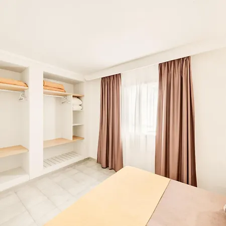 Vista Club Aparthotel 3*