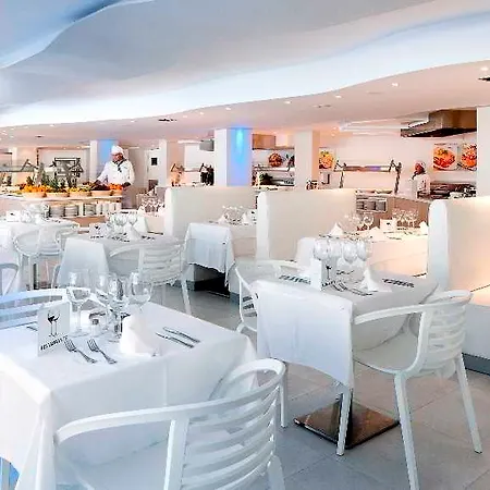 Hotel Fergus Style Cala Blanca 4*