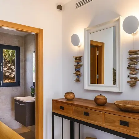 Villa 2550 Lichtdurchflutete In Nova Santa Ponsa