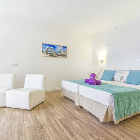 Fergus Style Cala Blanca 4*