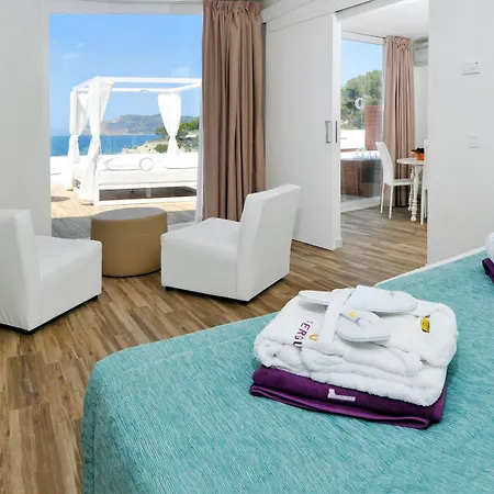 Hotel Fergus Style Cala Blanca 4*