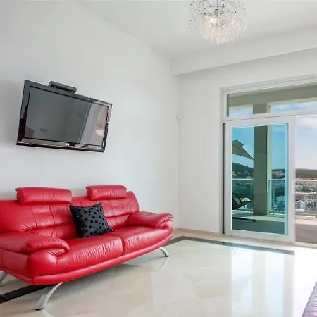 Rotes Velles 4 Bedrooms Villa *