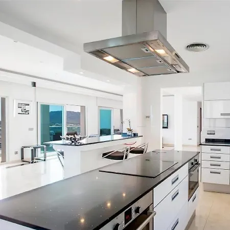 Rotes Velles 4 Bedrooms Villa *