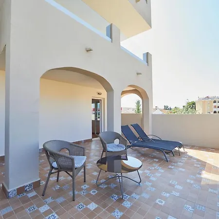 Nura & Hotel 4*