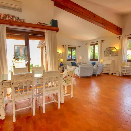 Villa Swim And Barbecue Near The Sea