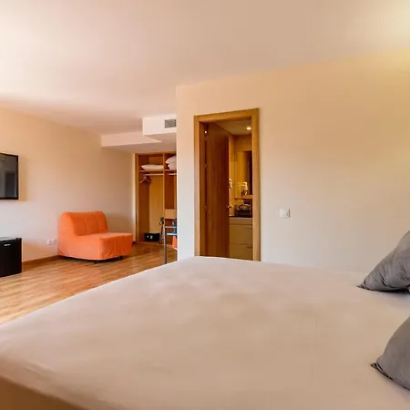Nura & 4* Santa Ponsa